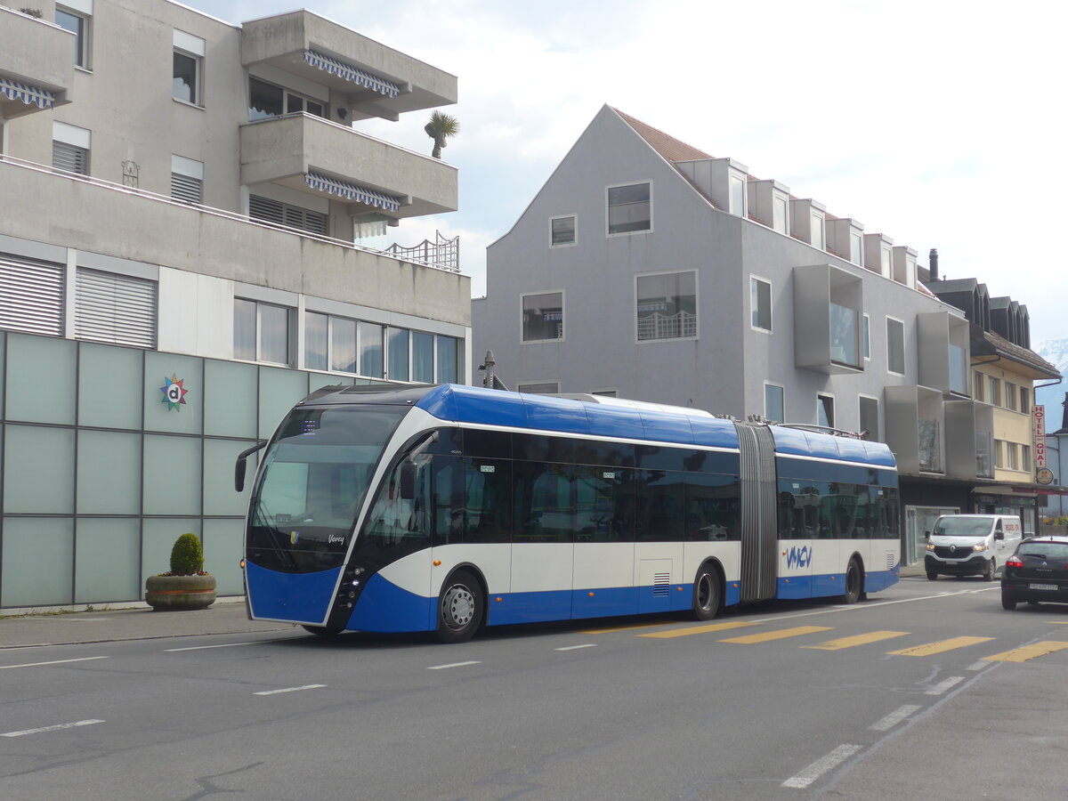 (225'164) - VMCV Clarens - Nr. 816 - Van Hool Gelenktrolleybus am 19. April 2021 beim Bahnhof Villeneuve