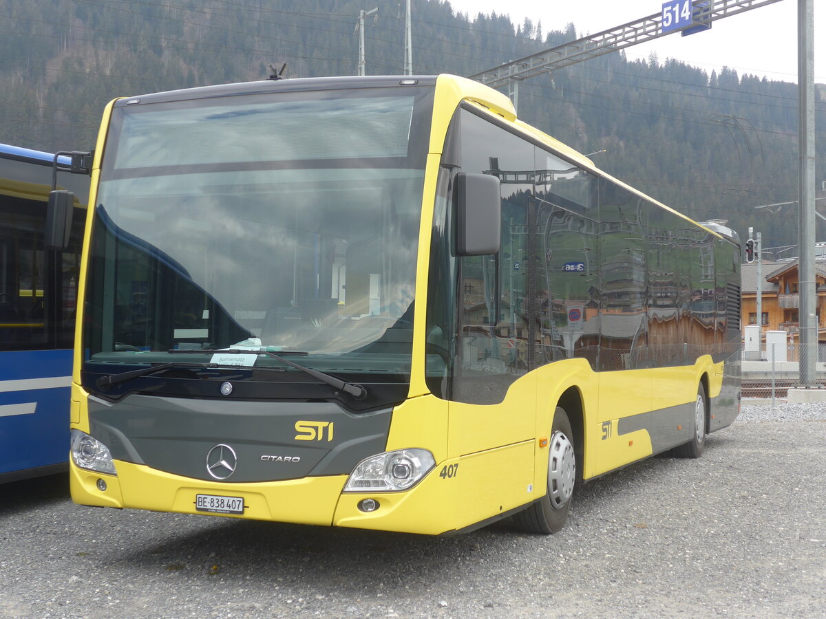 (225'274) - STI Thun - Nr. 407/BE 838'407 - Mercedes am 27. April 2021 beim Bahnhof Zweisimmen