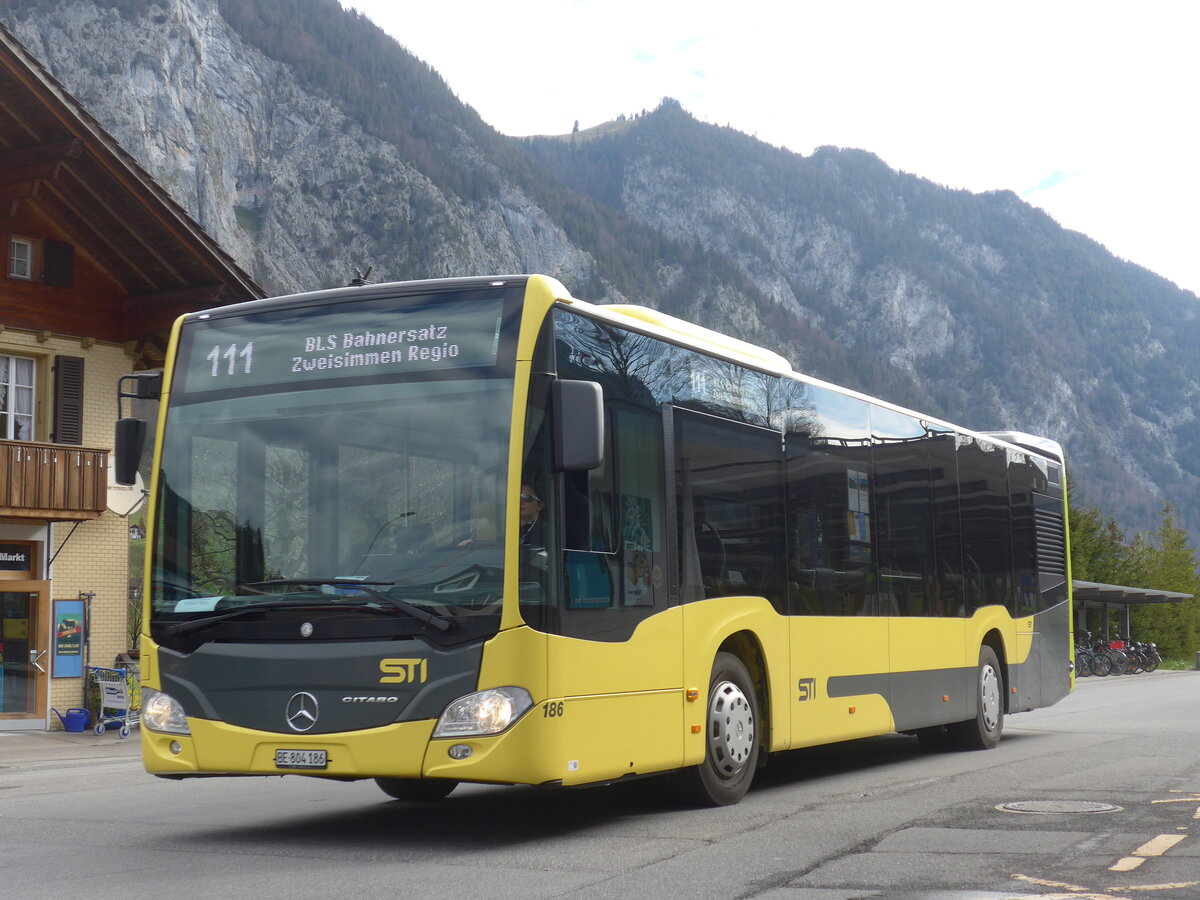 (225'333) - STI Thun - Nr. 186/BE 804'186 - Mercedes am 30. April 2021 beim Bahnhof Oey-Diemtigen