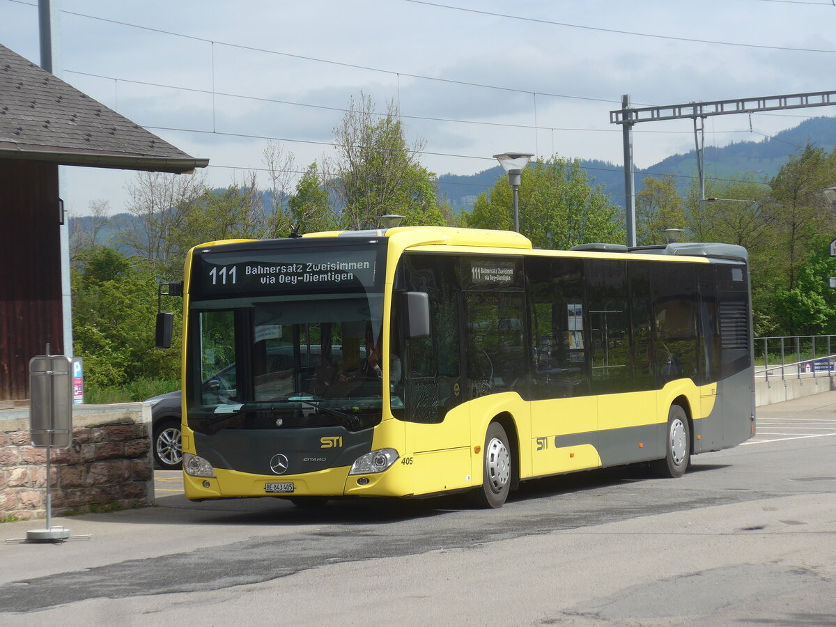 (225'359) - STI Thun - Nr. 405/BE 843'405 - Mercedes am 30. April 2021 beim Bahnhof Wimmis