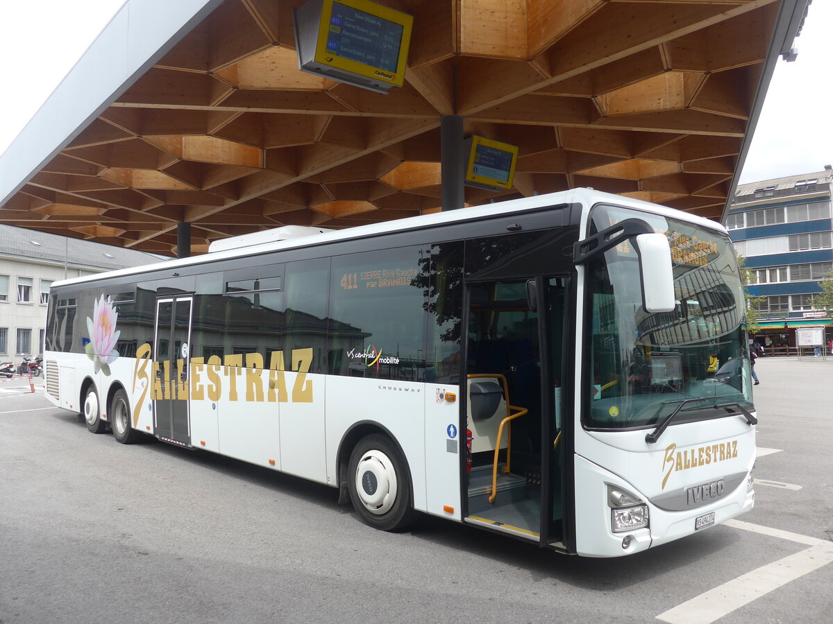 (225'459) - Ballestraz, Grne - VS 494'274 - Iveco (ex Vorfhrfahrzeug Iveco France) am 1. Mai 2021 beim Bahnhof Sion