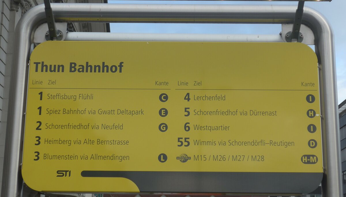 (225'751) - STI-Haltestellenschild - Thun, Bahnhof - am 6. Juni 2021