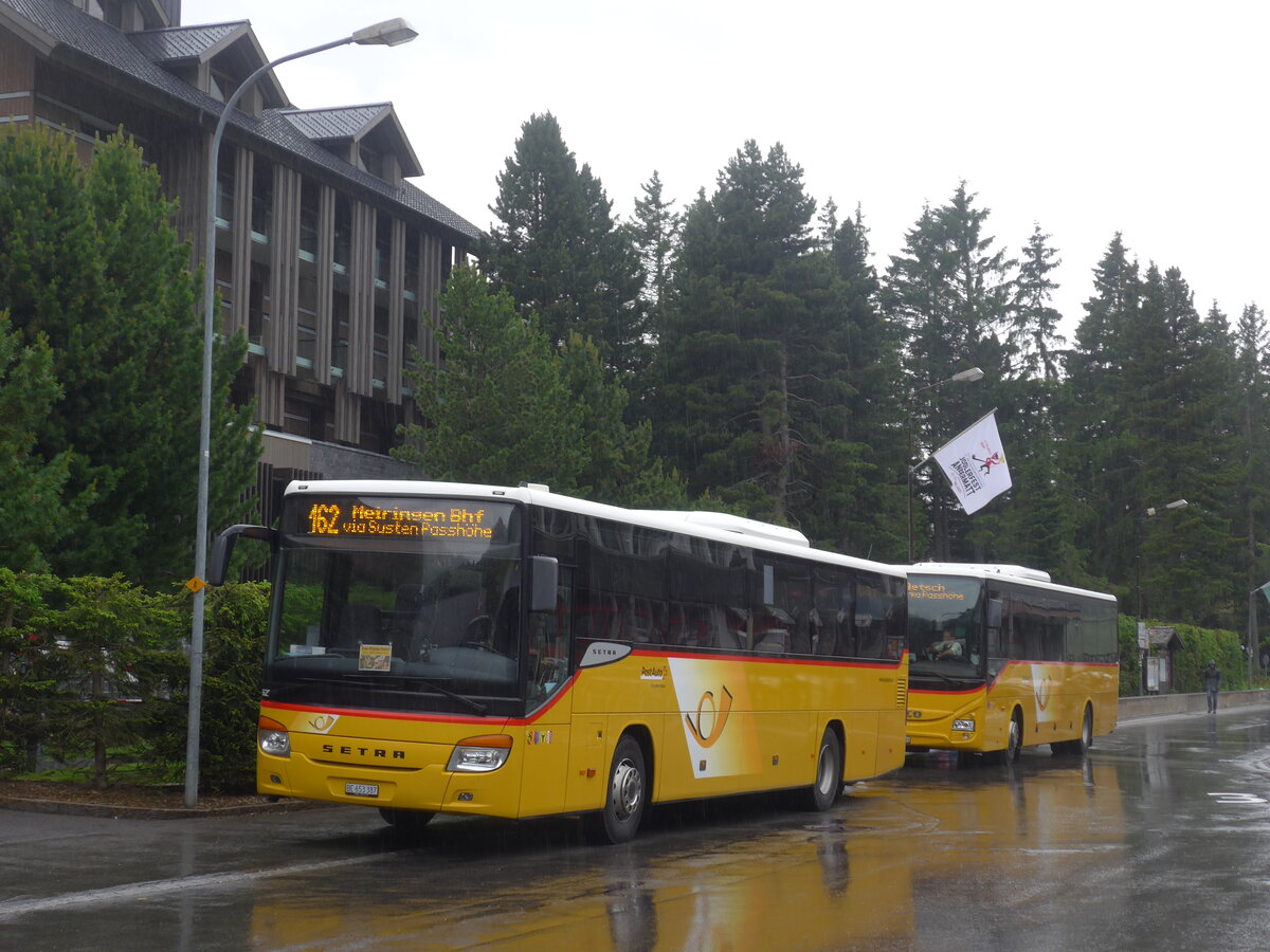 (226'134) - PostAuto Bern - Nr. 70/BE 653'387 - Setra am 3. Juli 2021 beim Bahnhof Andermatt