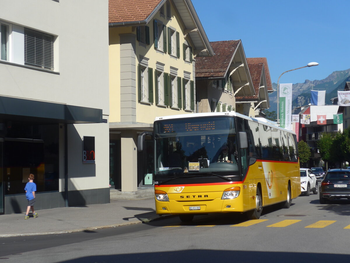 (226'244) - PostAuto Bern - Nr. 70/BE 653'387 - Setra am 10. Juli 2021 in Meiringen, Bahnhofstrasse