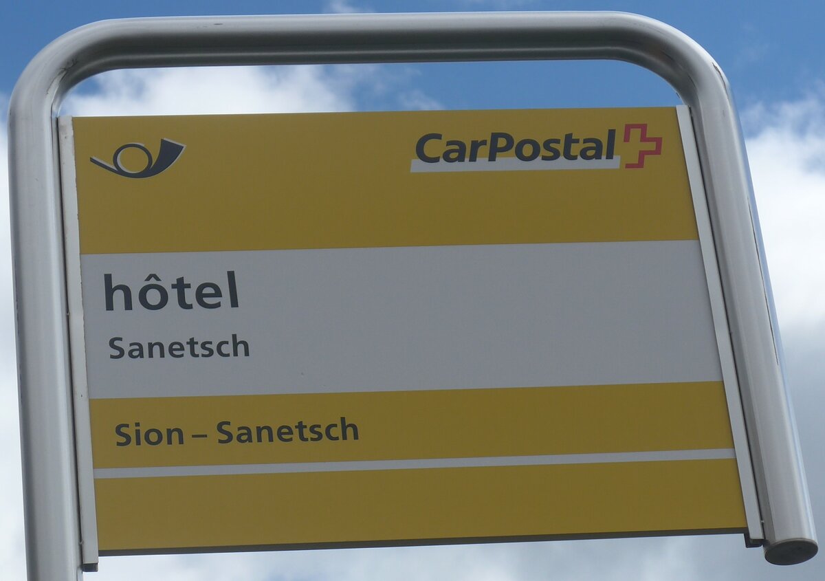 (227'656) - PostAuto-Haltestellenschild - Sanetsch, htel - am 29. August 2021