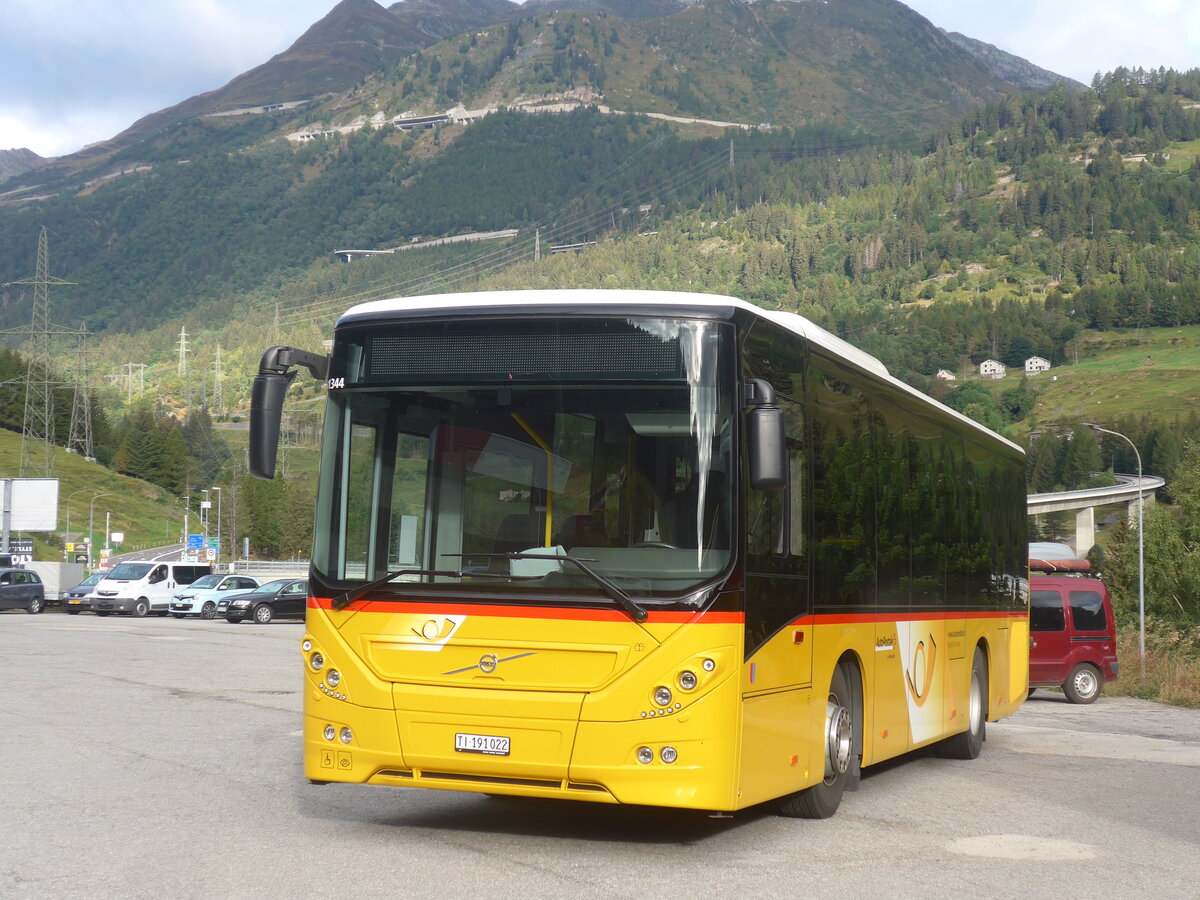 (227'910) - Marchetti, Airol - TI 191'022 - Volvo am 11. September 2021 in Airolo, Bivio per Nante