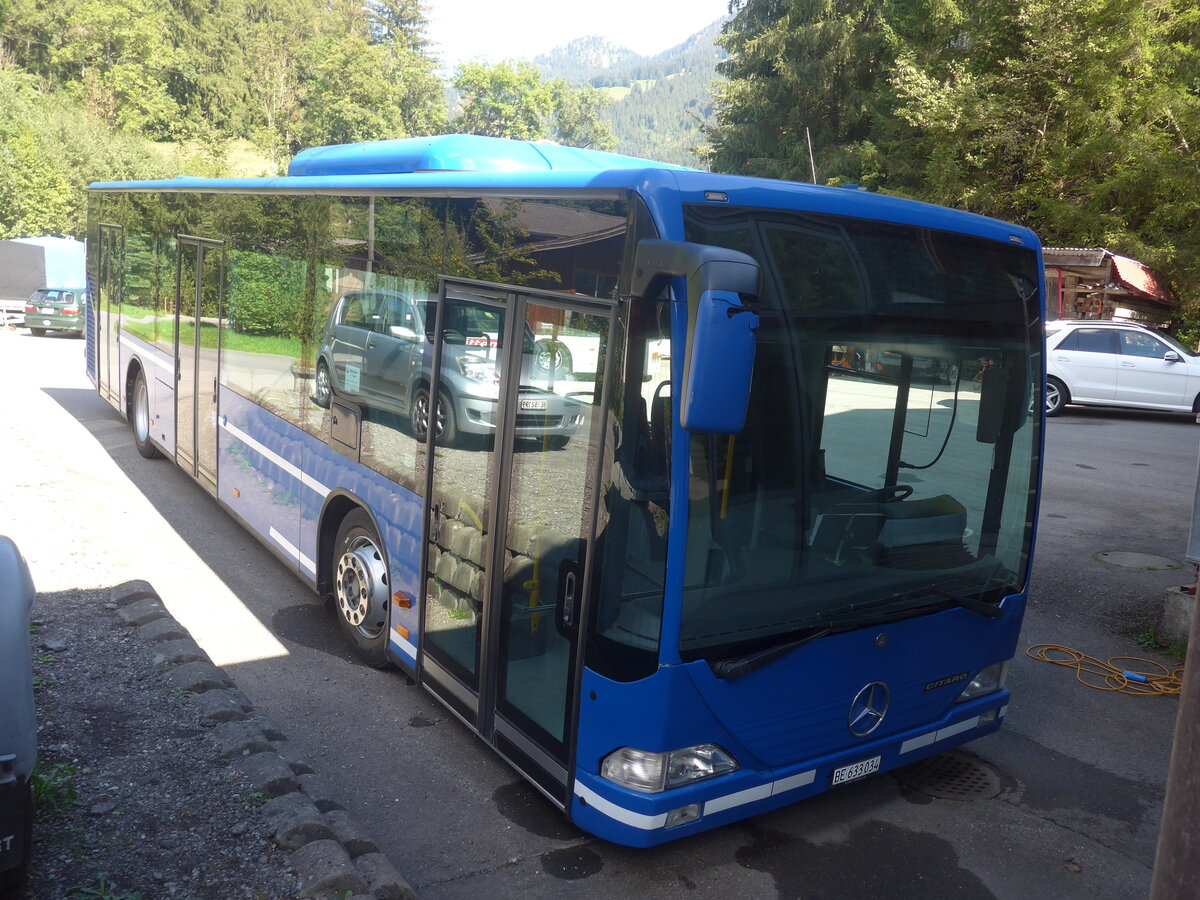 (228'019) - Tritten, Zweisimmen - BE 633'034 - Mercedes (ex AFA Adelboden Nr. 94) am 13. September 2021 in Zweisimmen, Garage