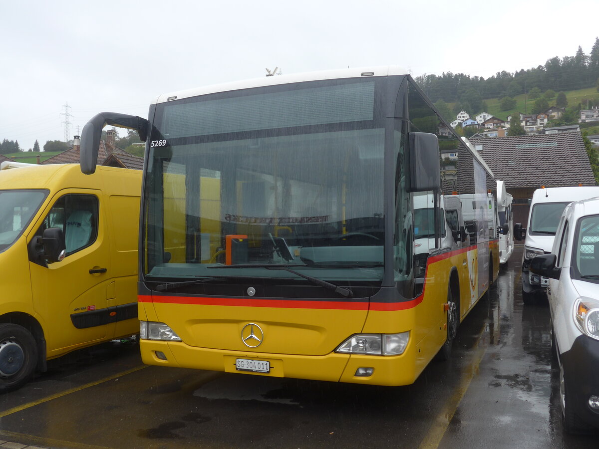 (228'160) - PostAuto Ostschweiz - SG 304'011 - Mercedes am 19. September 2021 in Schmerikon, Thomann