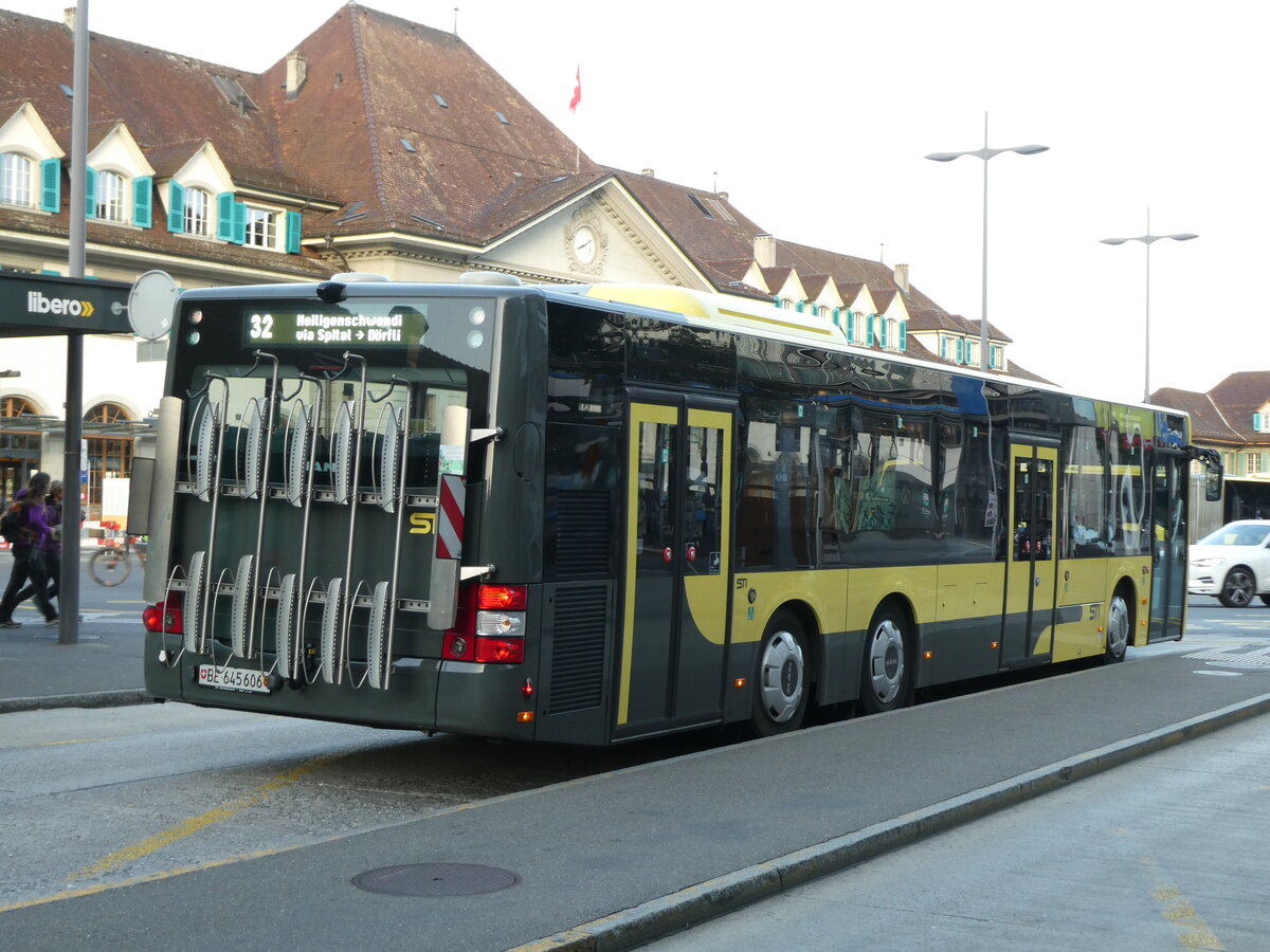 (228'242) - STI Thun - Nr. 606/BE 645'606 - MAN am 25. September 2021 beim Bahnhof Thun