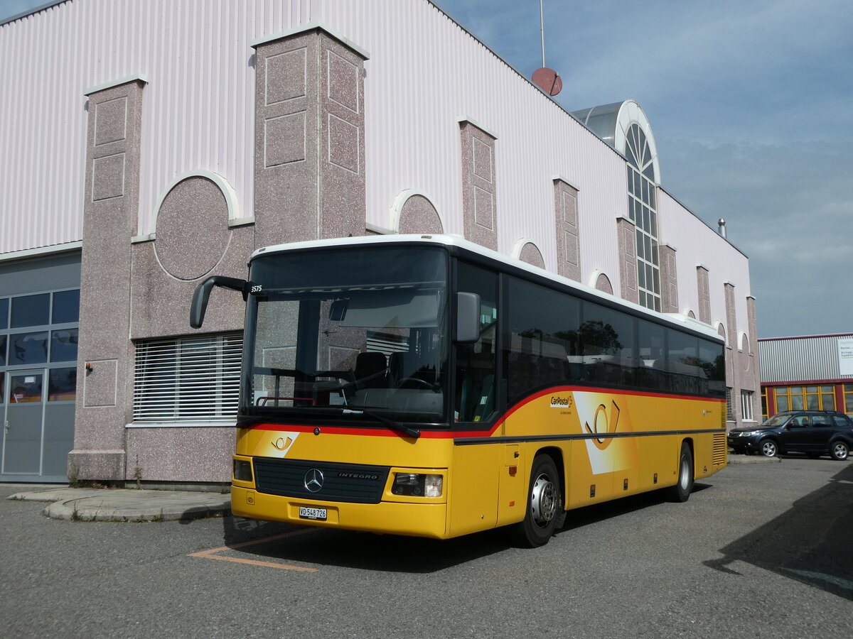 (228'274) - CarPostal Ouest - VD 548'726 - Mercedes am 25. September 2021 in Echallens, Garage