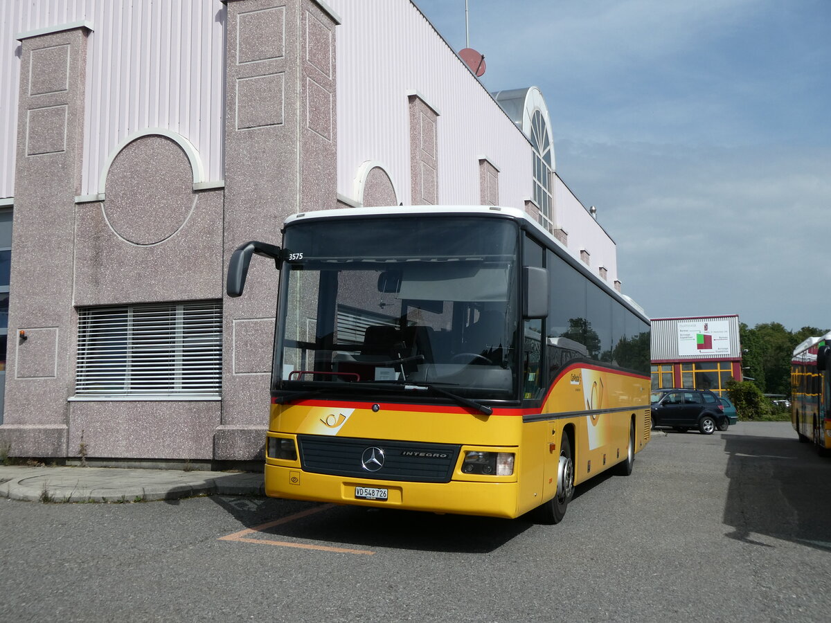 (228'275) - CarPostal Ouest - VD 548'726 - Mercedes am 25. September 2021 in Echallens, Garage