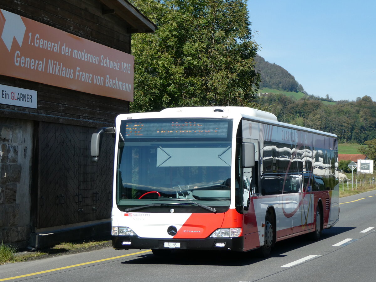 (228'574) - Niederer, Filzbach - Nr. 28/GL 95 - Mercedes am 2. Oktober 2021 in Nfels, Schnegg