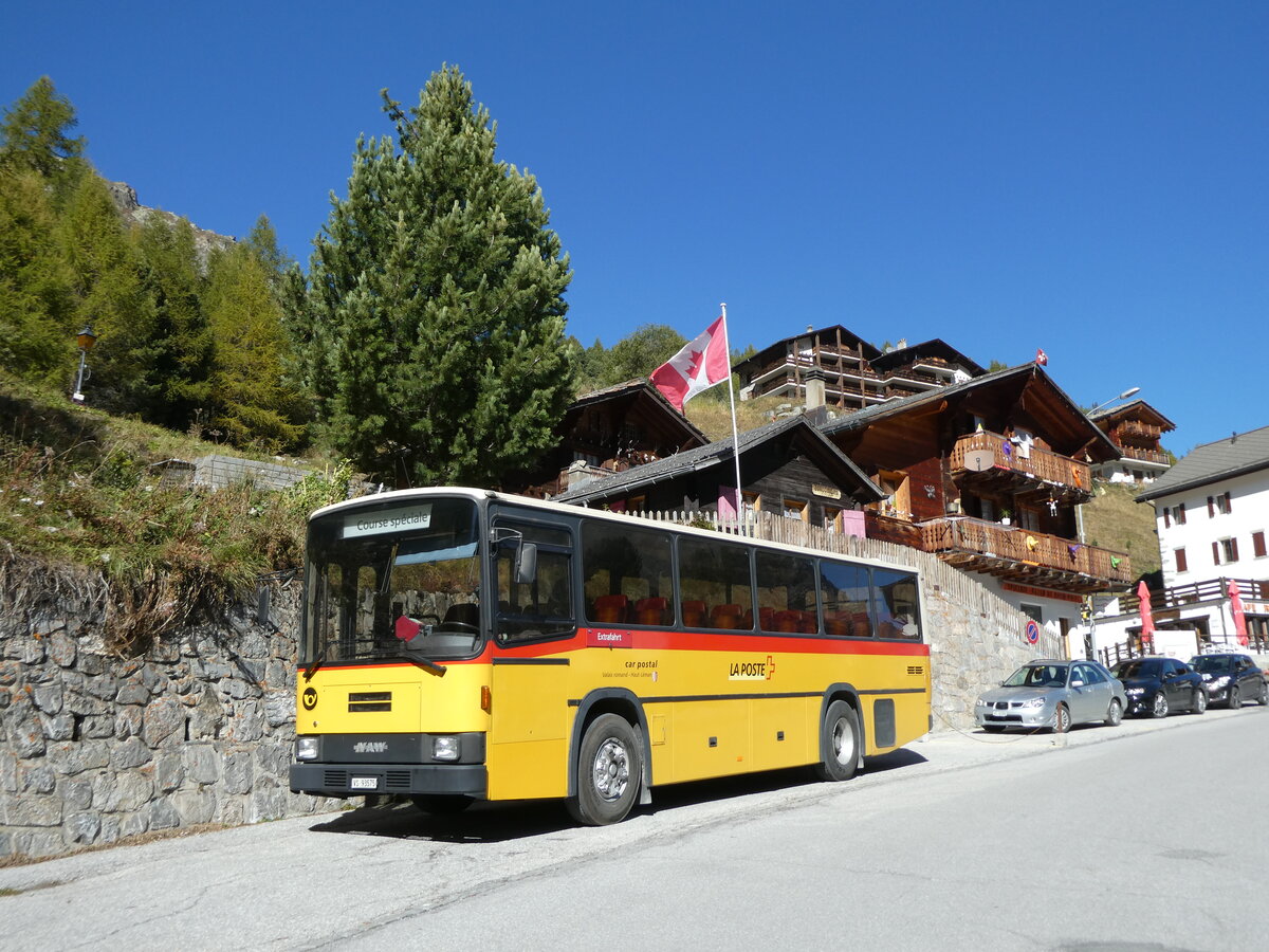 (228'773) - Oser, Brchen - VS 93'575 - NAW/Lauber (ex Epiney, Ayer) am 10. Oktober 2021 in Arolla, Post