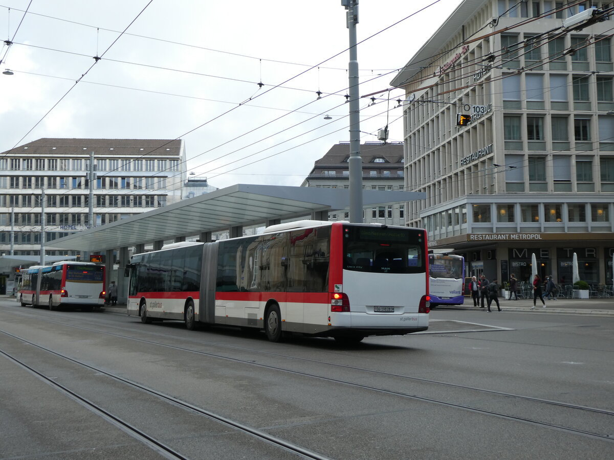 (229'032) - St. Gallerbus, St. Gallen - Nr. 281/SG 198'281 - MAN am 13. Oktober 2021 beim Bahnhof St. Gallen