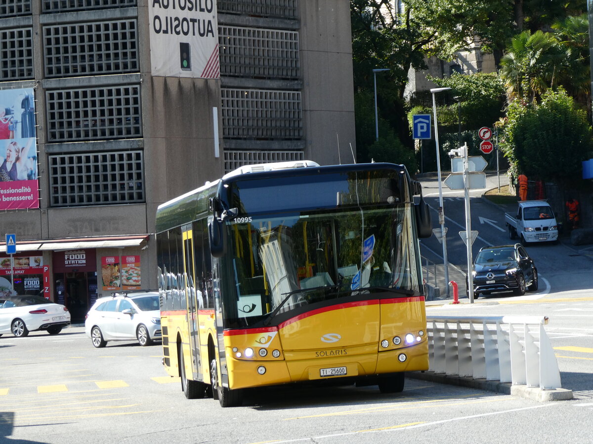 (229'170) - Starnini, Tenero - TI 25'600 - Solaris am 14. Oktober 2021 beim Bahnhof Locarno