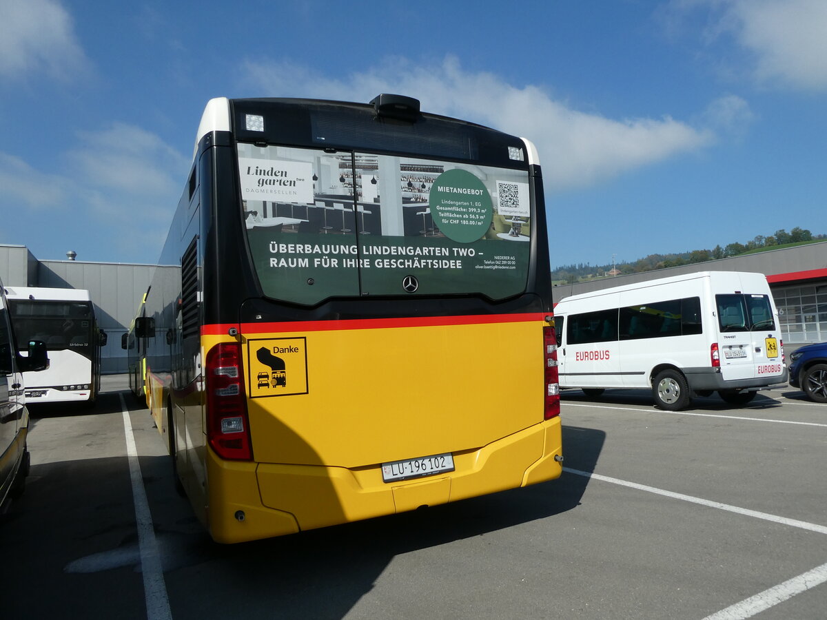 (229'342) - Hfliger, Sursee - Nr. 29/LU 196'102 - Mercedes am 16. Oktober 2021 in Ruswil, Garage ARAG