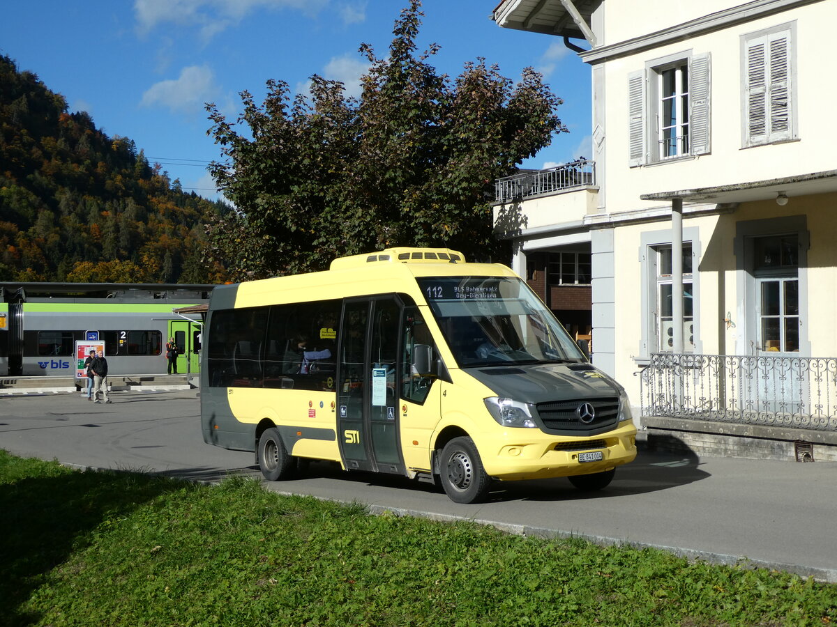 (229'558) - STI Thun - Nr. 4/BE 841'004 - Mercedes am 21. Oktober 2021 beim Bahnhof Wimmis