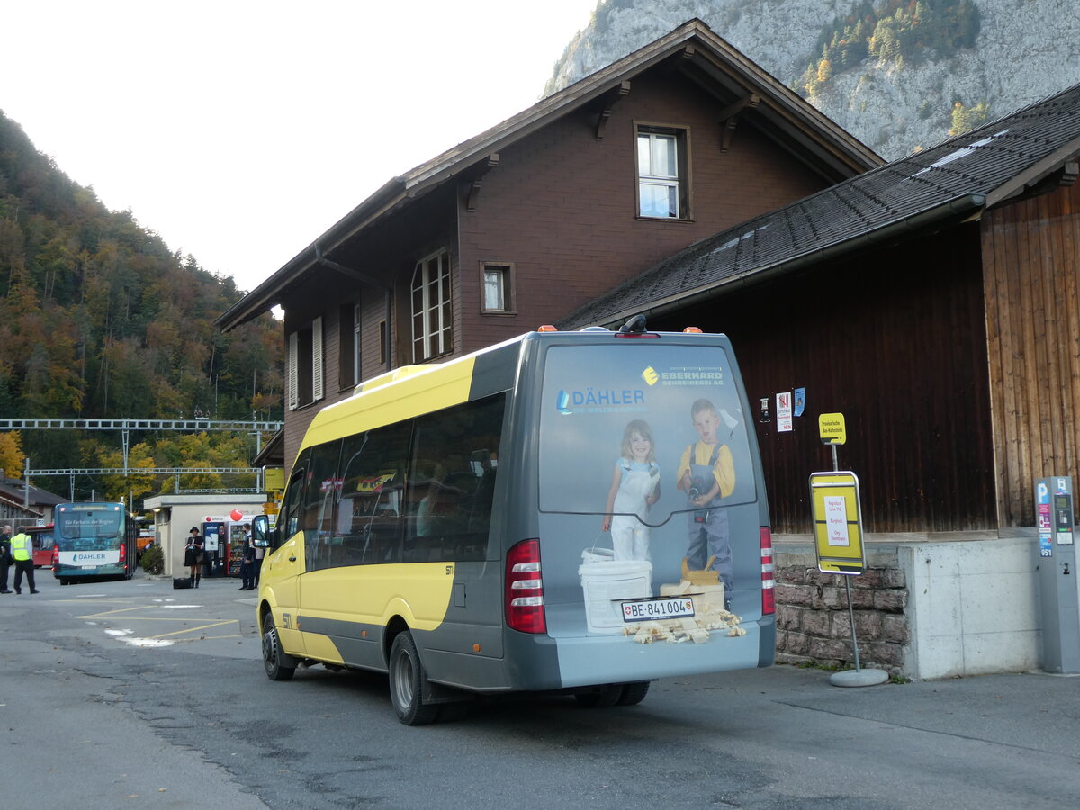 (229'569) - STI Thun - Nr. 4/BE 841'004 - Mercedes am 21. Oktober 2021 beim Bahnhof Wimmis