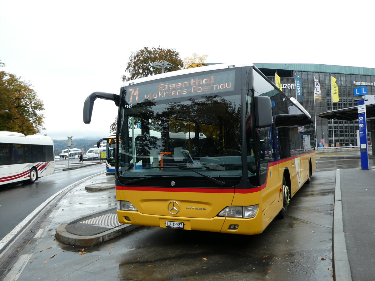 (229'682) - Bucheli, Kriens - Nr. 30/LU 15'587 - Mercedes am 22. Oktober 2021 beim Bahnhof Luzern