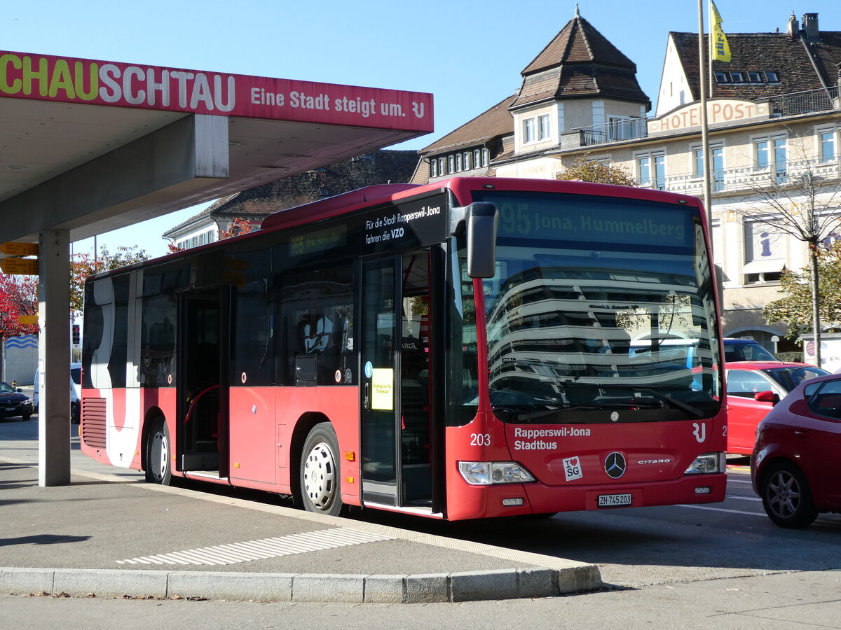 (229'787) - VZO Grningen - Nr. 203/ZH 745'203 - Mercedes am 23. Oktober 2021 beim Bahnhof Rapperswil