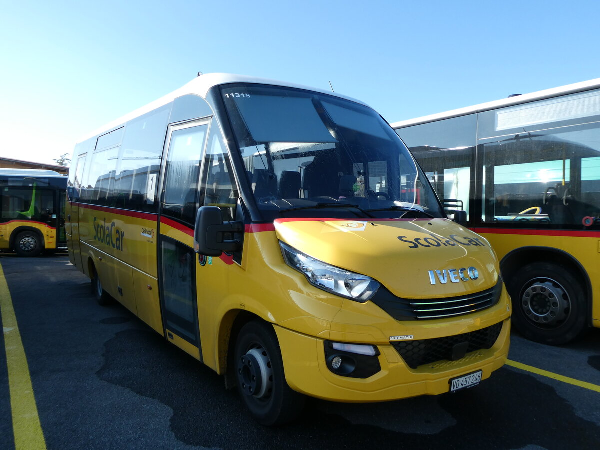 (229'821) - CarPostal Ouest - VD 457'246 - Iveco/Rosero am 24. Oktober 2021 in Kerzers, Interbus