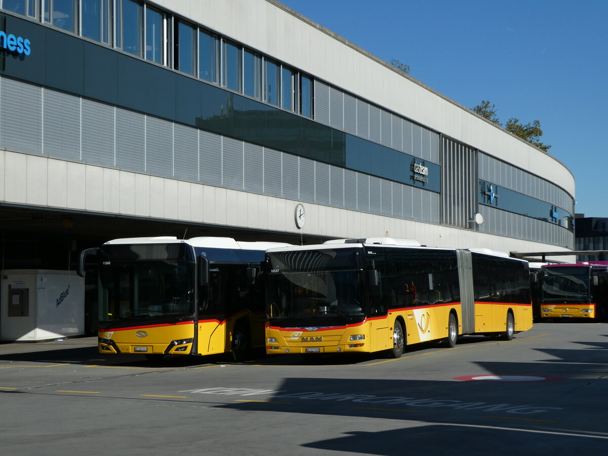 (229'840) - PostAuto Bern - Nr. 10'537/BE 827'668 - MAN (ex Nr. 668) am 24. Oktober 2021 in Bern, Postautostation