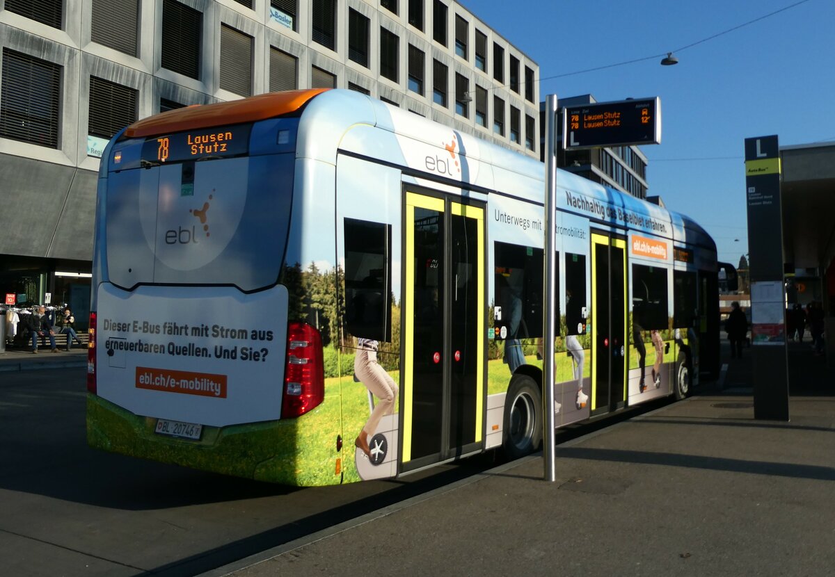 (230'278) - AAGL Liestal - Nr. 32/BL 20'746 - Mercedes am 9. November 2021 beim Bahnhof Liestal