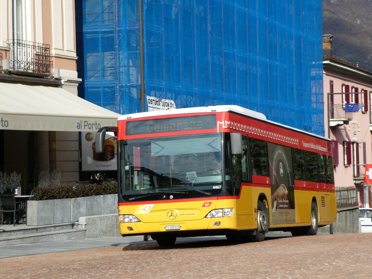 (230'412) - AutoPostale Ticino - TI 228'011 - Mercedes am 10. November 2021 beim Bahnhof Bellinzona