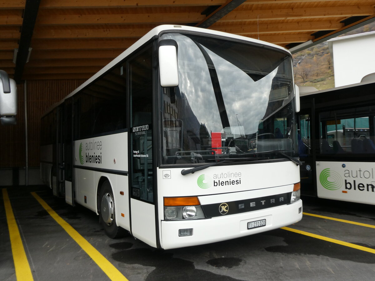 (230'434) - ABl Biasca - Nr. 20/TI 231'020 - Setra (ex AAGU Altdorf Nr. 33) am 10. November 2021 in Biasca, Garage