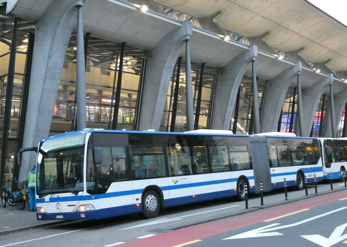 (230'460) - ZVB Zug - Nr. 17/ZG 3367 - Mercedes am 10. November 2021 beim Bahnhof Luzern (Einsatz VBL Luzern Nr. 917)