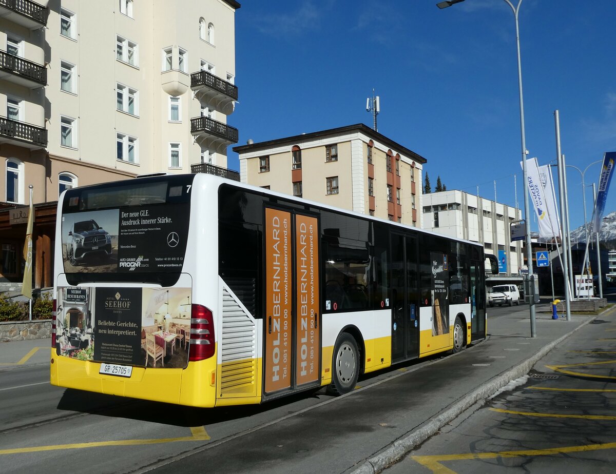 (230'533) - VBD Davos - Nr. 7/GR 25'705 - Mercedes am 12. November 2021 beim Bahnhof Davos Dorf