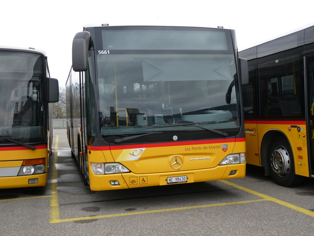 (230'605) - CarPostal Ouest - NE 98'430 - Mercedes am 13. November 2021 in Develier, Parkplatz