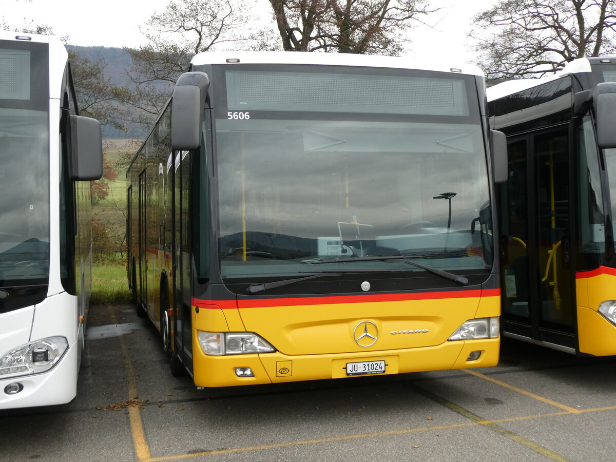 (230'619) - CarPostal Ouest - JU 31'024 - Mercedes (ex Nr. 20) am 13. November 2021 in Develier, Parkplatz