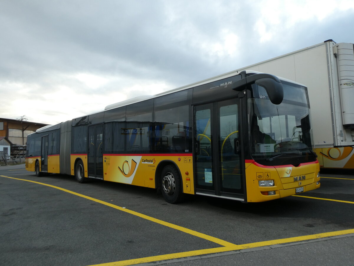 (230'731) - CarPostal Ouest - VD 405'031 - MAN am 13. November 2021 in Kerzers, Interbus