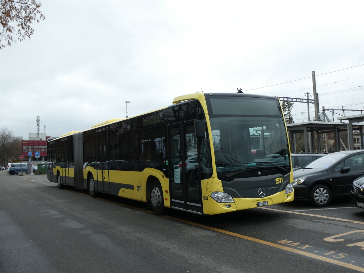 (230'897) - STI Thun - Nr. 163/BE 752'163 - Mercedes am 22. November 2021 in Thun, CarTerminal