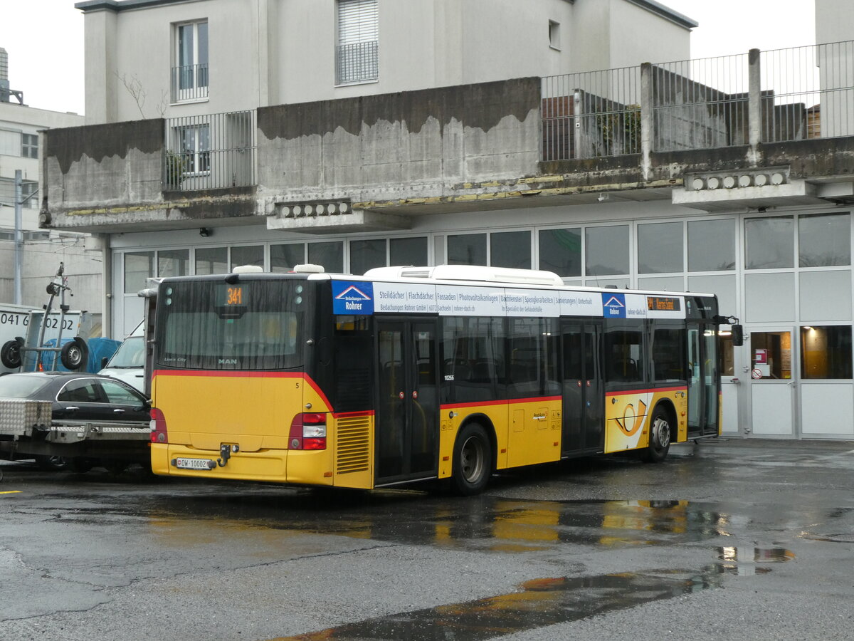 (230'957) - PostAuto Zentralschweiz - Nr. 5/OW 10'002 - MAN (ex Dillier, Sarnen Nr. 5) am 27. November 2021 in Sarnen, Garage