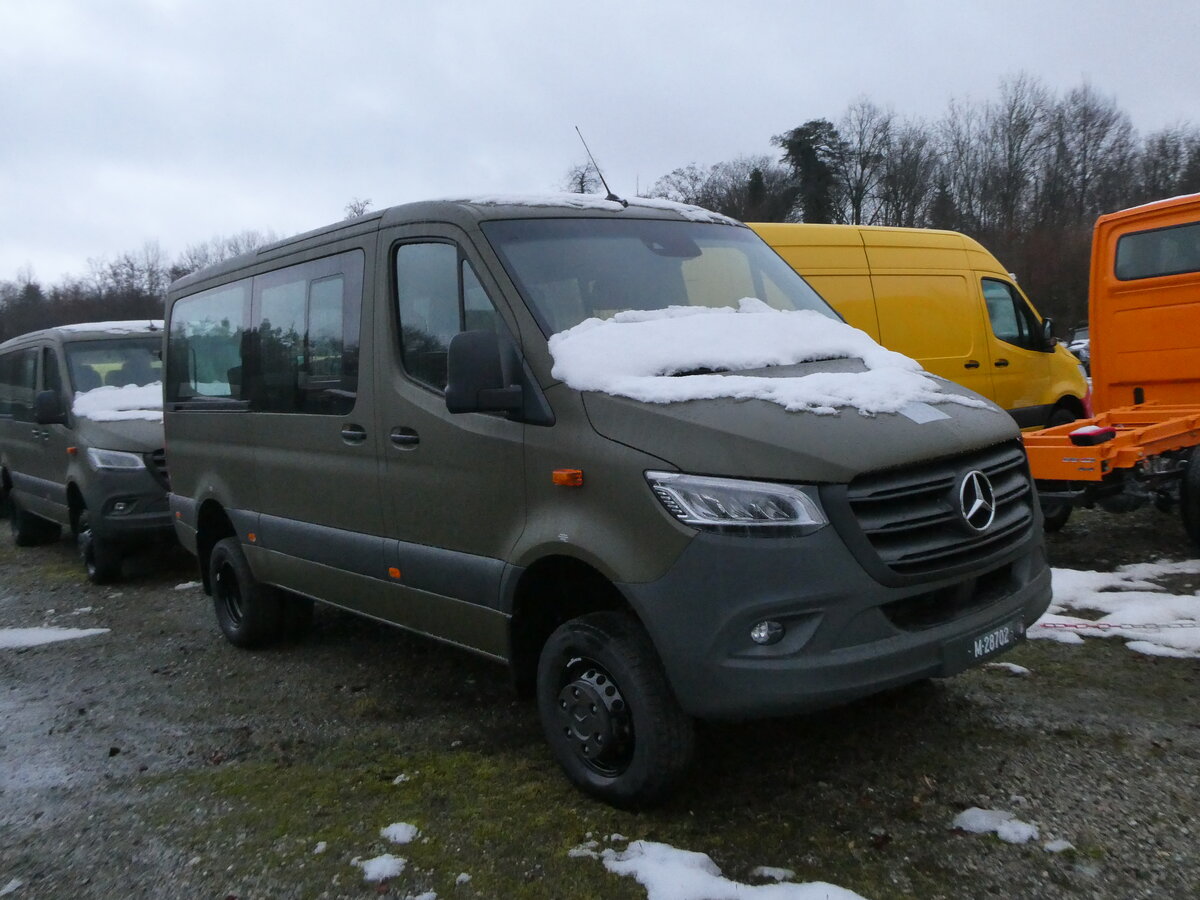 (231'123) - Schweizer Armee - M+28'702 - Mercedes am 11. Dezember 2021 in Rohr, Hauptstrasse