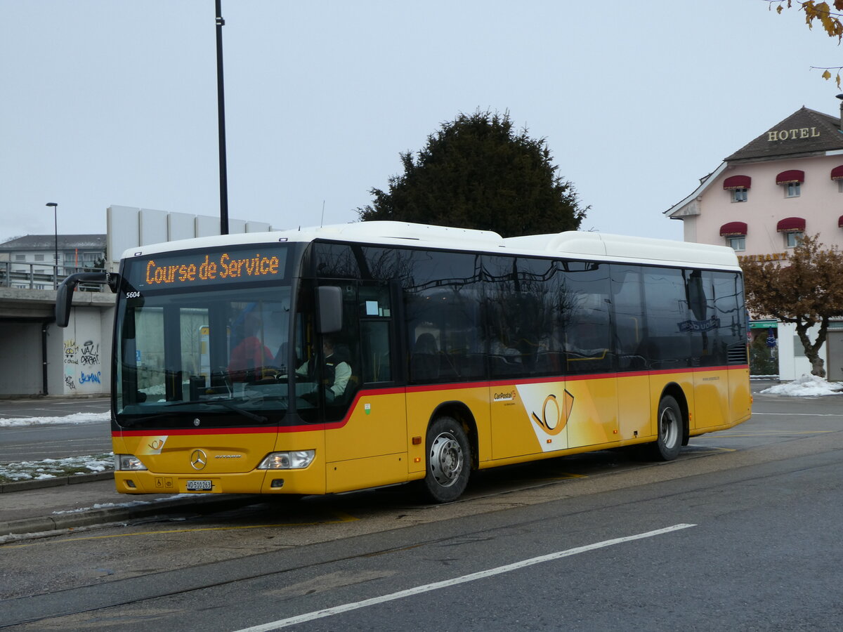 (231'140) - CarPostal Ouest - VD 510'263 - Mercedes am 12. Dezember 2021 beim Bahnhof Moudon