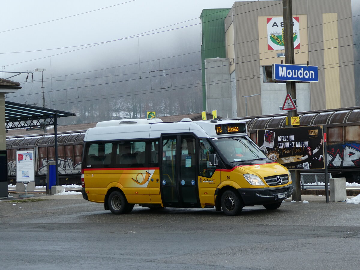 (231'143) - CarPostal Ouest - Nr. 26/VD 359'910 - Mercedes (ex Epiney, Ayer; ex PostAuto Wallis Nr. 26) am 12. Dezember 2021 beim Bahnhof Moudon