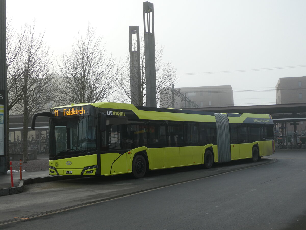 (231'282) - Aus Liechtenstein: BOS PS Anstalt, Vaduz - Nr. 573/FL 40'231 - Solaris am 15. Dezember 2021 beim Bahnhof Sargans