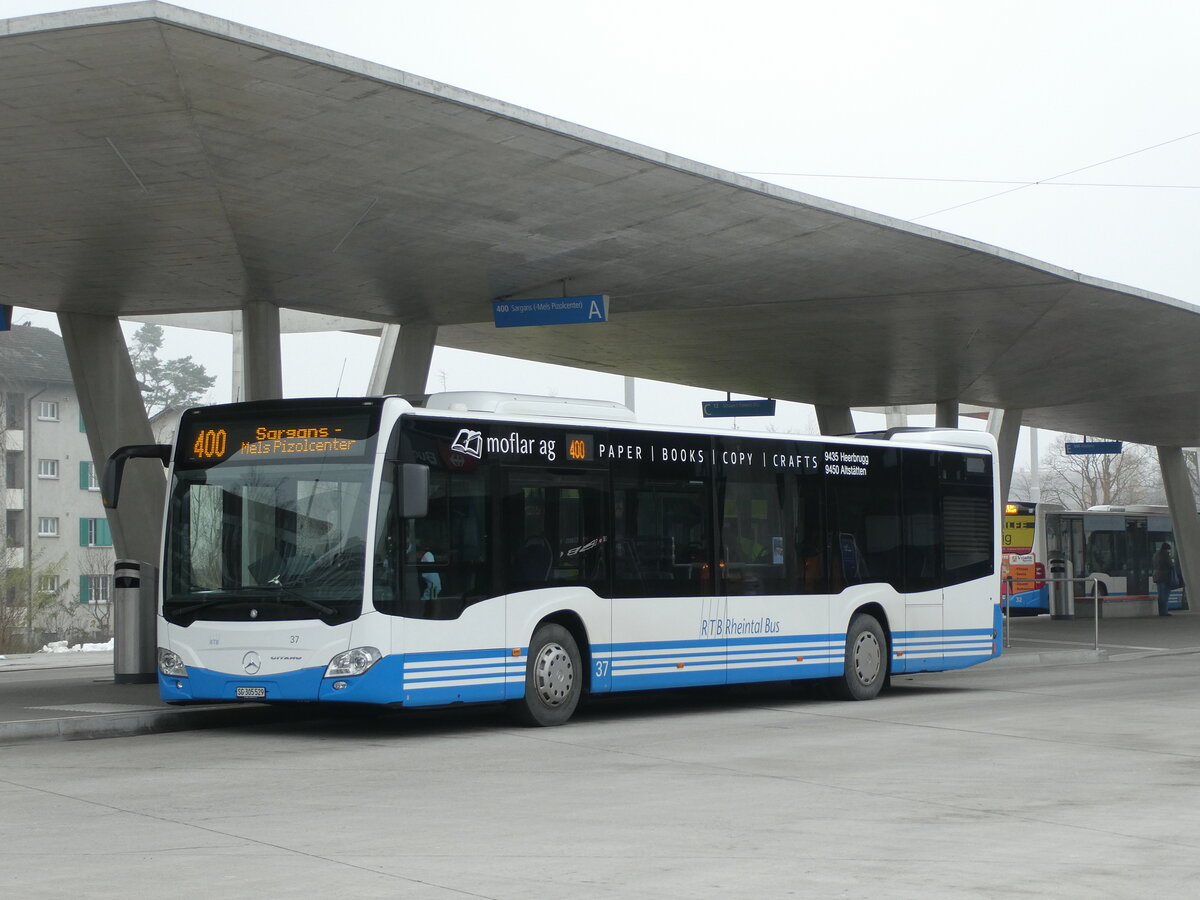 (231'346) - RTB Altsttten - Nr. 37/SG 305'529 - Mercedes am 15. Dezember 2021 beim Bahnhof Buchs