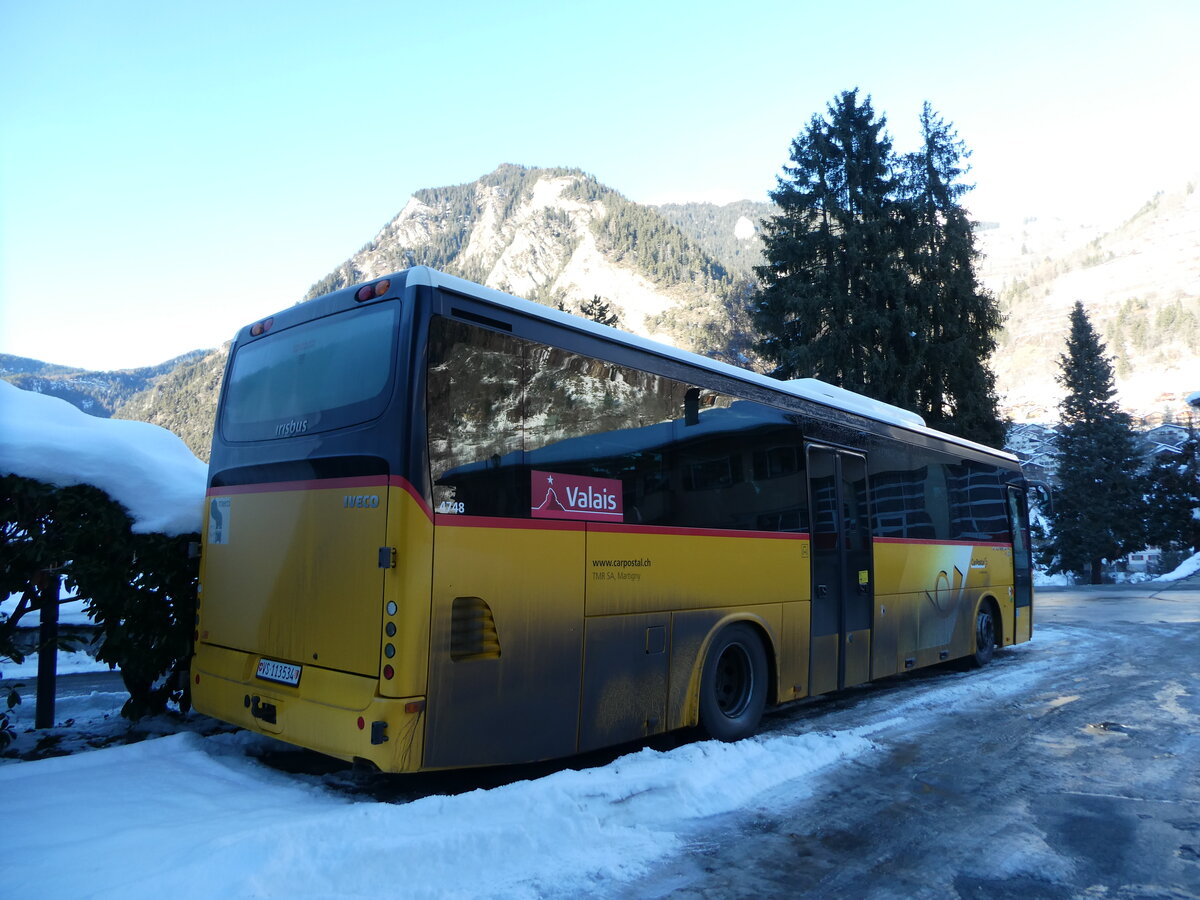 (231'489) - TMR Martigny - Nr. 128/VS 113'534 - Irisbus am 18. Dezember 2021 in Le Chble, Garage