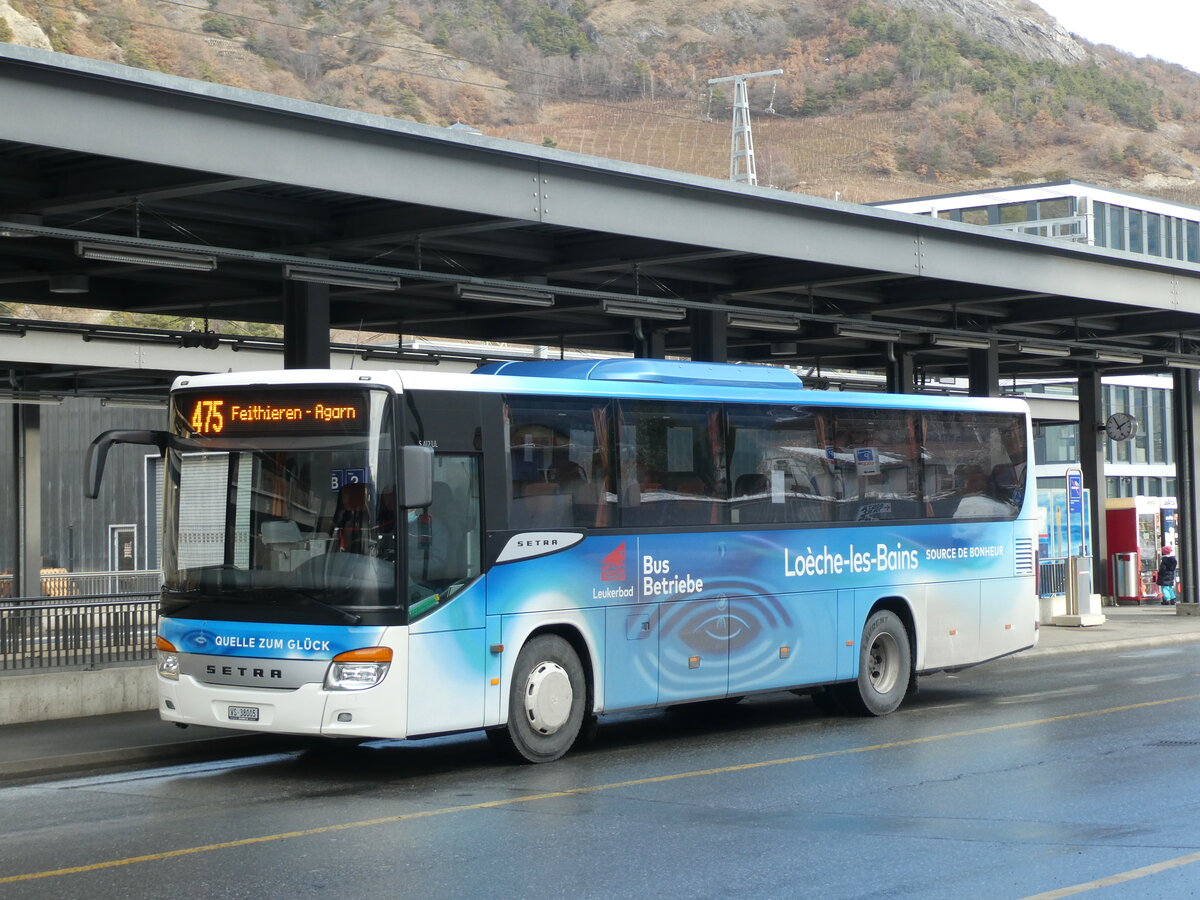 (231'754) - LBB Susten - Nr. 5/VS 38'005 - Setra am 2. Januar 2022 beim Bahnhof Leuk