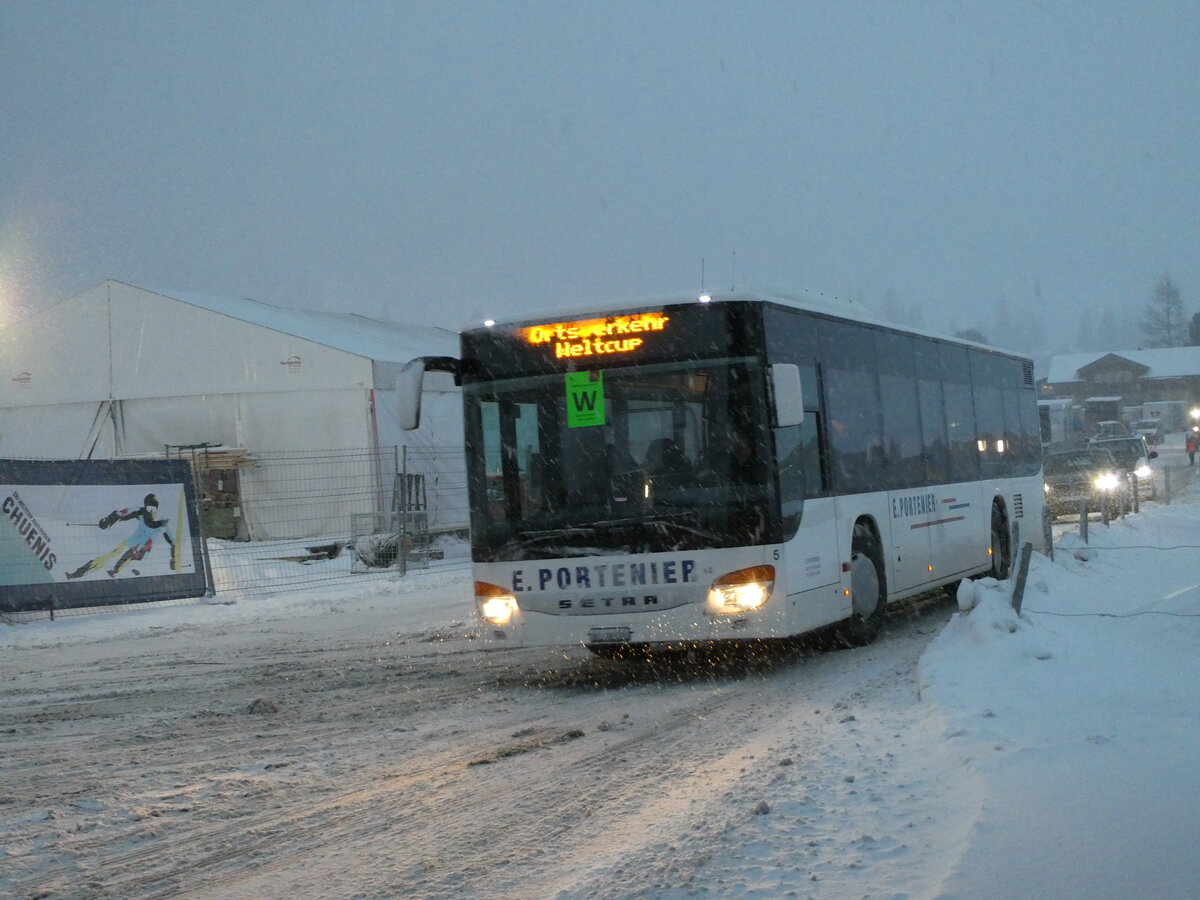 (231'789) - Portenier, Adelboden - Nr. 5/BE 26'710 - Setra am 9. Januar 2022 in Adelboden, Weltcup