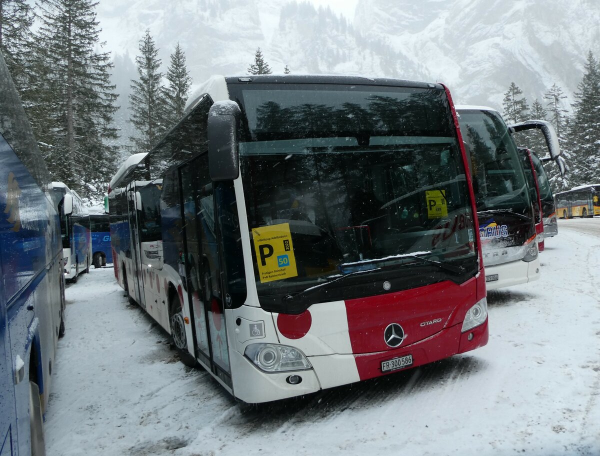 (231'911) - Wieland, Murten - Nr. 117/FR 300'586 - Mercedes am 9. Januar 2022 in Adelboden, Unter dem Birg