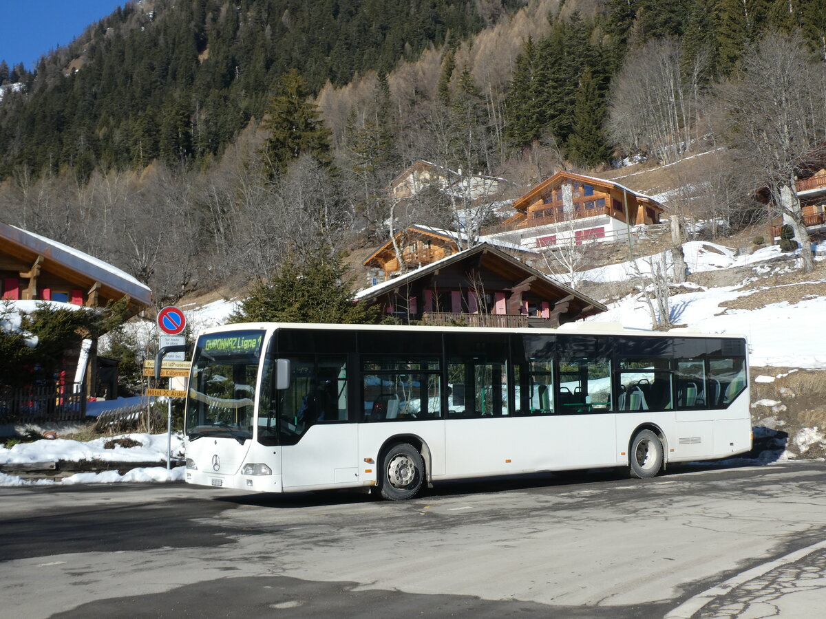 (232'077) - Buchard, Leytron - Nr. 67/VS 101'310 - Mercedes (ex MBC Morges Nr. 70) am 18. Januar 2022 in Ovronnaz, La Croise