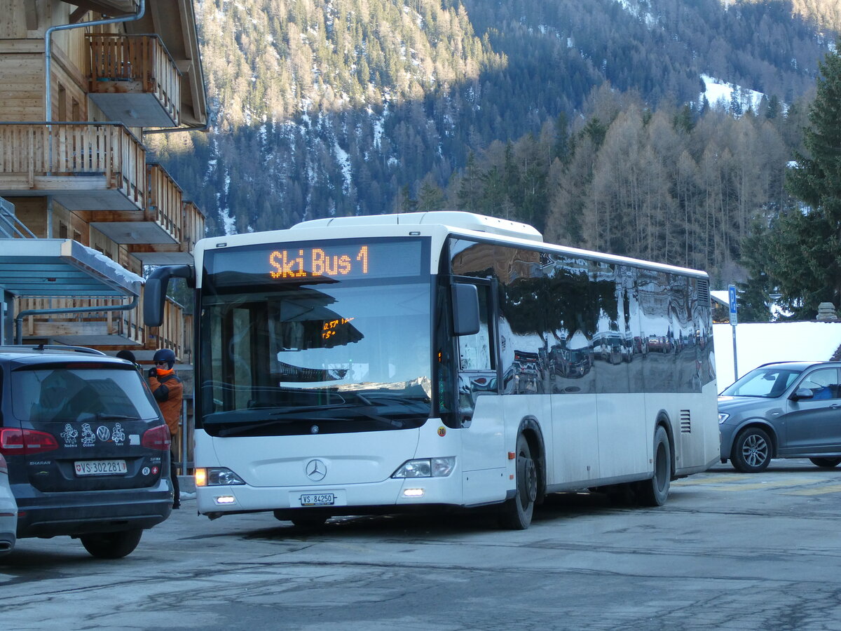 (232'139) - Buchard, Leytron - Nr. 70/VS 84'250 - Mercedes (ex MBC Morges Nr. 79) am 19. Januar 2022 in La Tzoumaz, Tlcabine