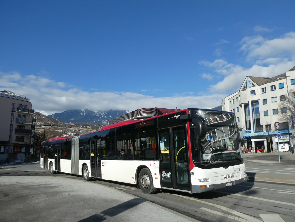 (232'190) - PostAuto Wallis - Nr. 60/VS 370'181 - MAN (ex Lathion, Sion Nr. 60) am 21. Januar 2022 beim Bahnhof Sion