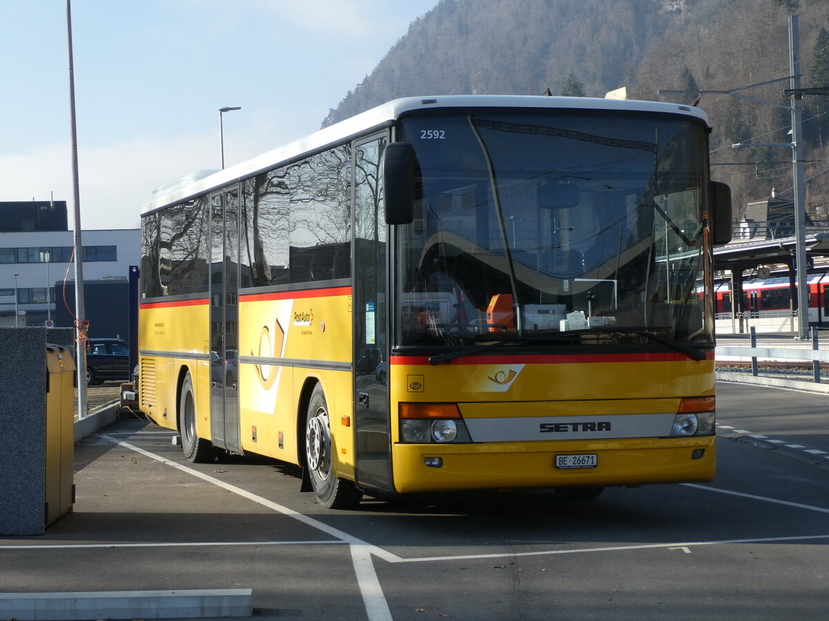 (232'427) - Spring, Schwenden - BE 26'671 - Setra am 24. Januar 2022 beim Bahnhof Interlaken Ost