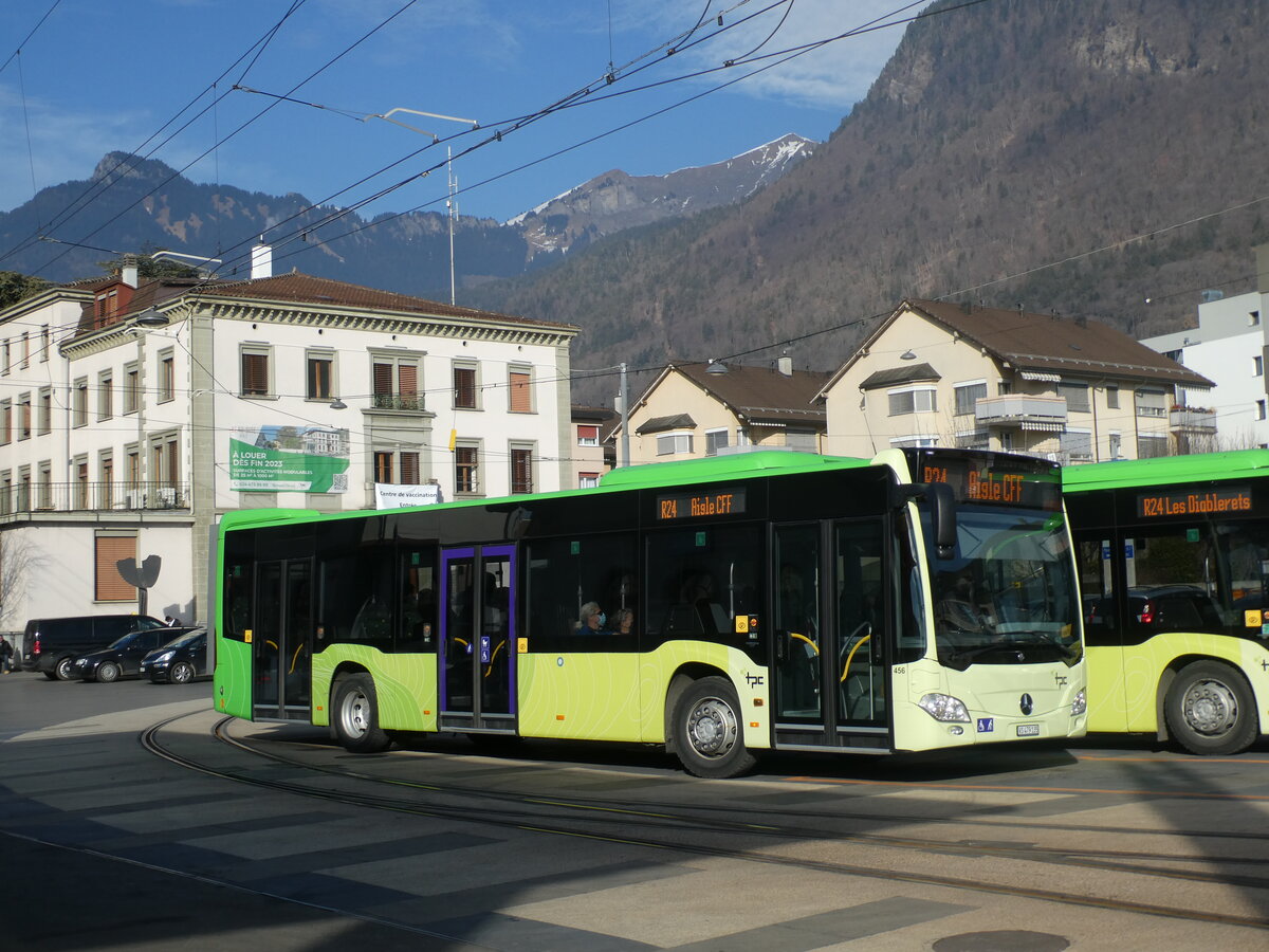 (232'476) - TPC Aigle - Nr. 456/VS 479'135 - Mercedes (ex Ledermair, A-Schwaz) am 29. Januar 2022 beim Bahnhof Aigle